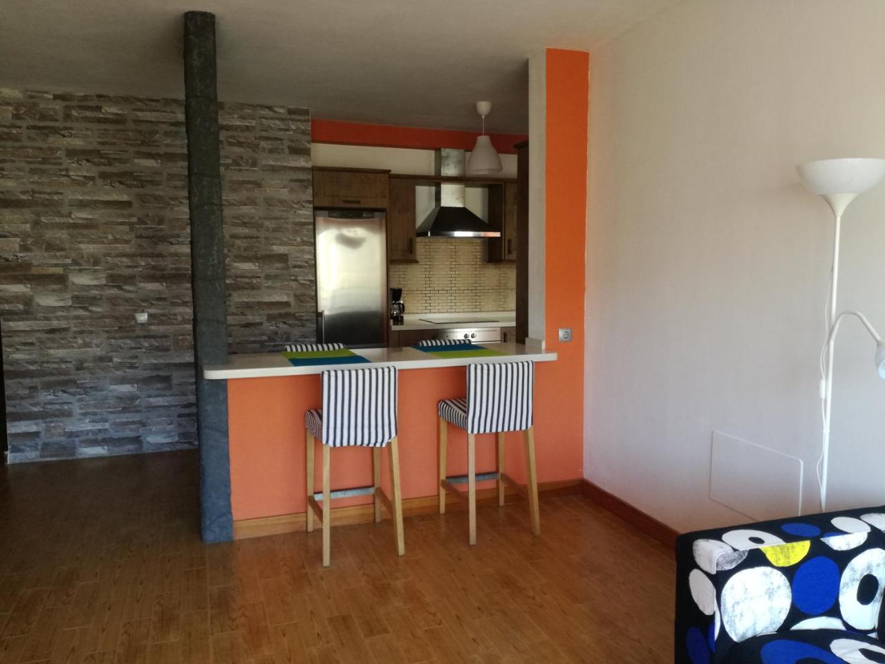 Surfhouse Hostel Famara Caleta De Famara Экстерьер фото