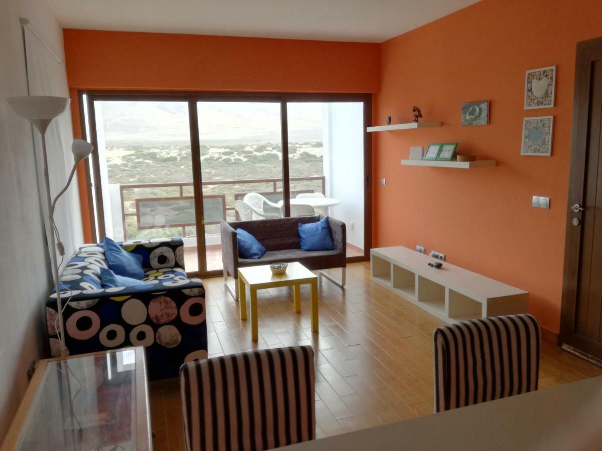 Surfhouse Hostel Famara Caleta De Famara Экстерьер фото