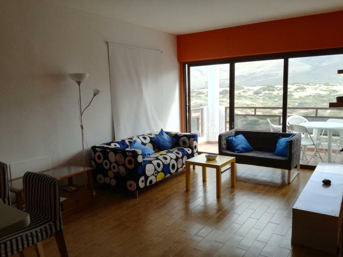 Surfhouse Hostel Famara Caleta De Famara Экстерьер фото